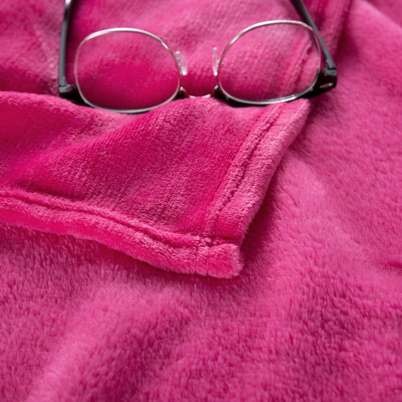 Ultra Soft Solid Coral Fleece Blanket – Cosy Warm Throw