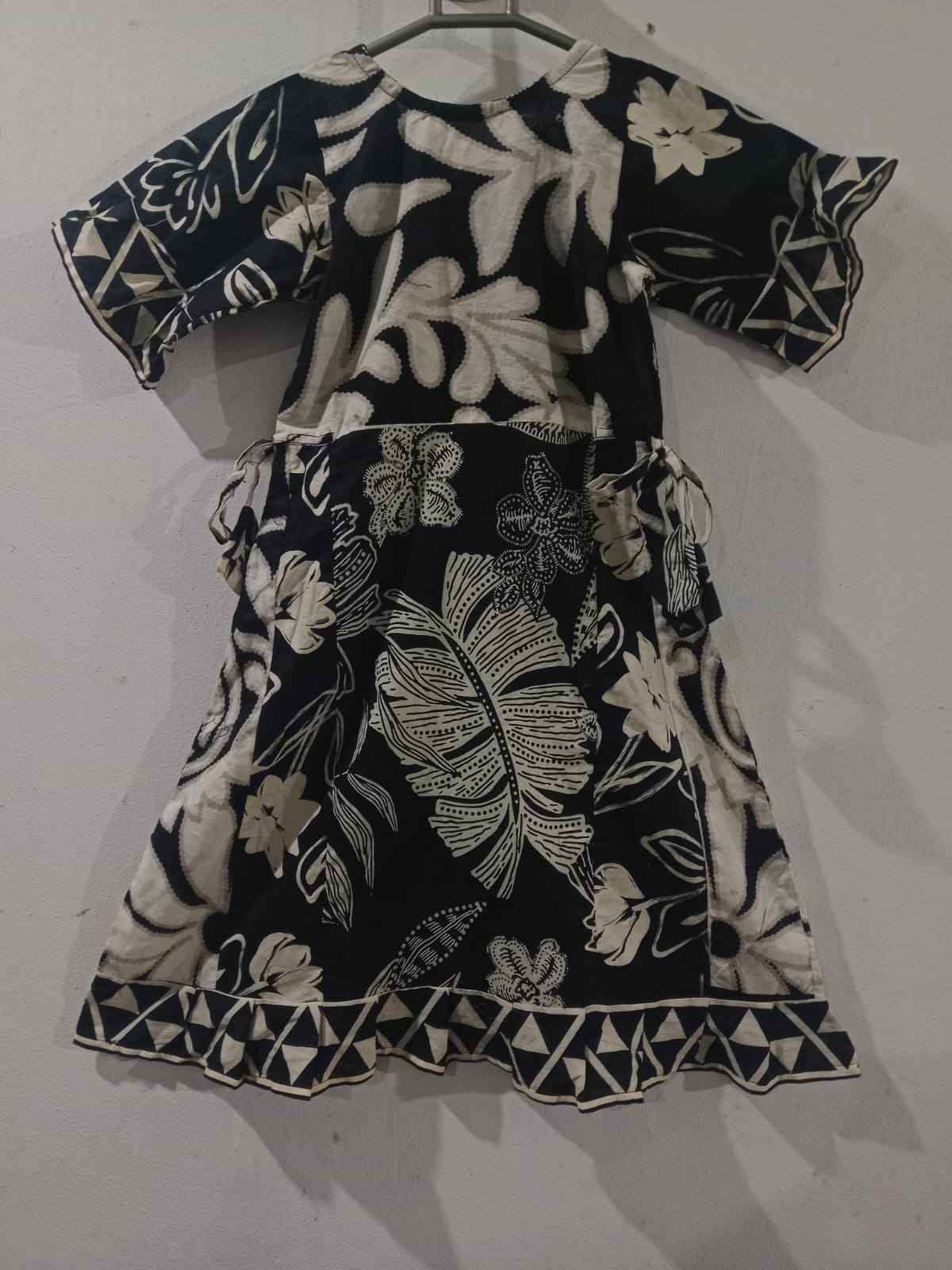 Girls Black & Cream Floral Printed Frock with Black Trouser & Purse