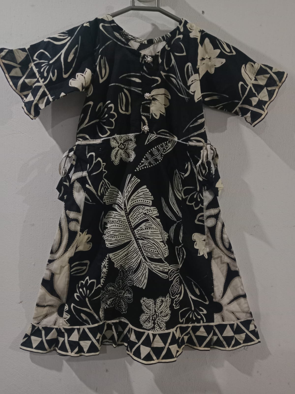 Girls Black & Cream Floral Printed Frock with Black Trouser & Purse