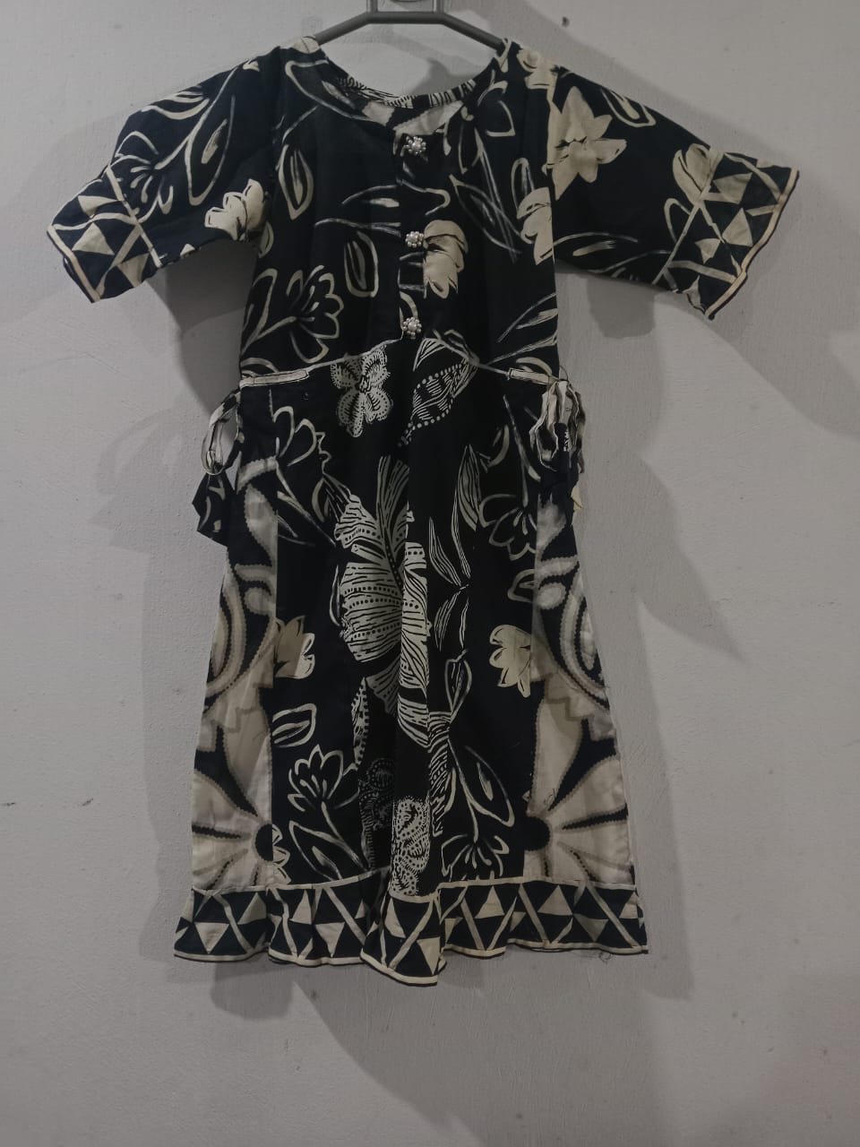 Girls Black & Cream Floral Printed Frock with Black Trouser & Purse