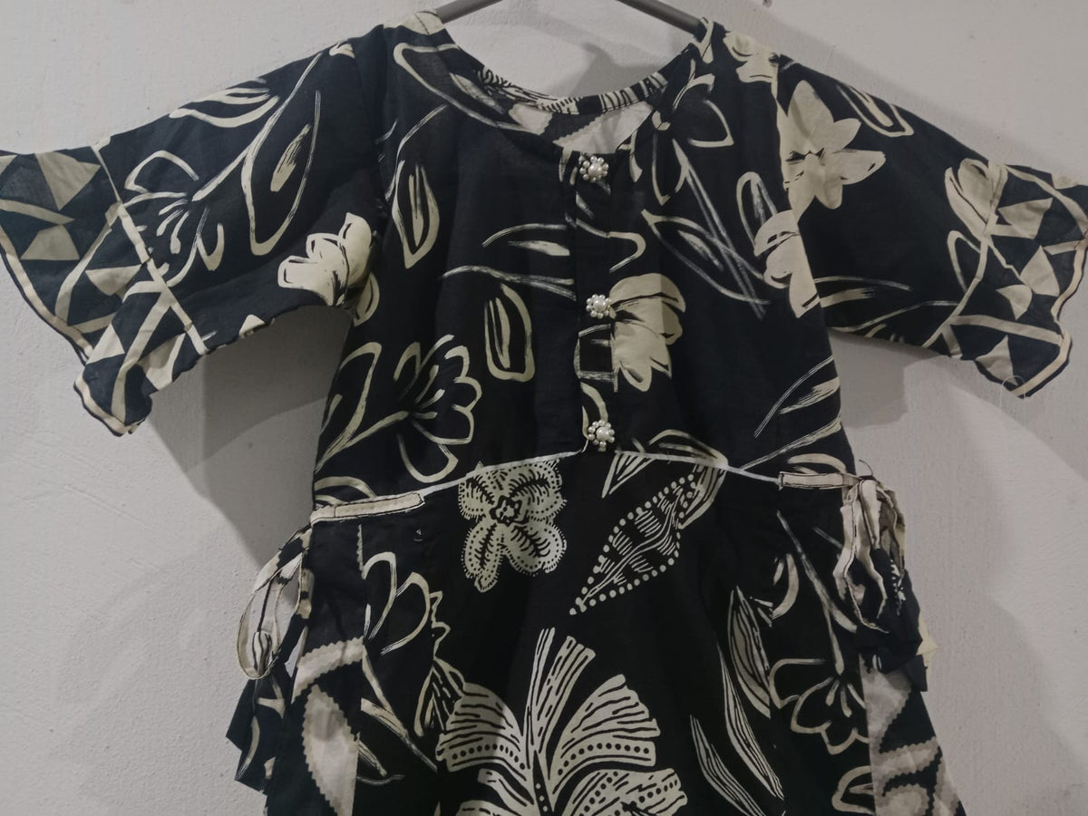Girls Black & Cream Floral Printed Frock with Black Trouser & Purse