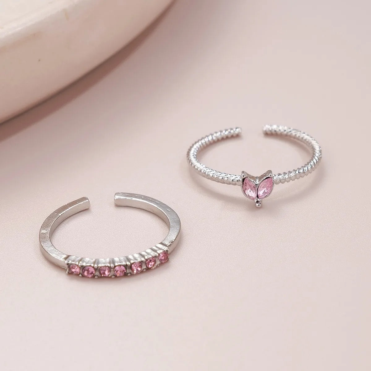 2Pcs Crystal Crown & Chevron Adjustable Ring Set - Silver Vintage Jewelry