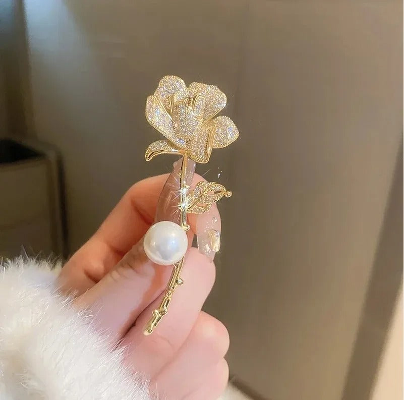 Elegant Emerald Crystal Butterfly Brooch - Premium Luxury Brooch Pin for Suits & Dresses