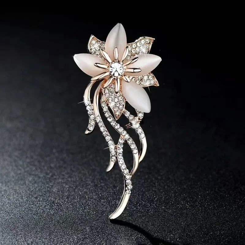 Elegant Emerald Crystal Butterfly Brooch - Premium Luxury Brooch Pin for Suits & Dresses
