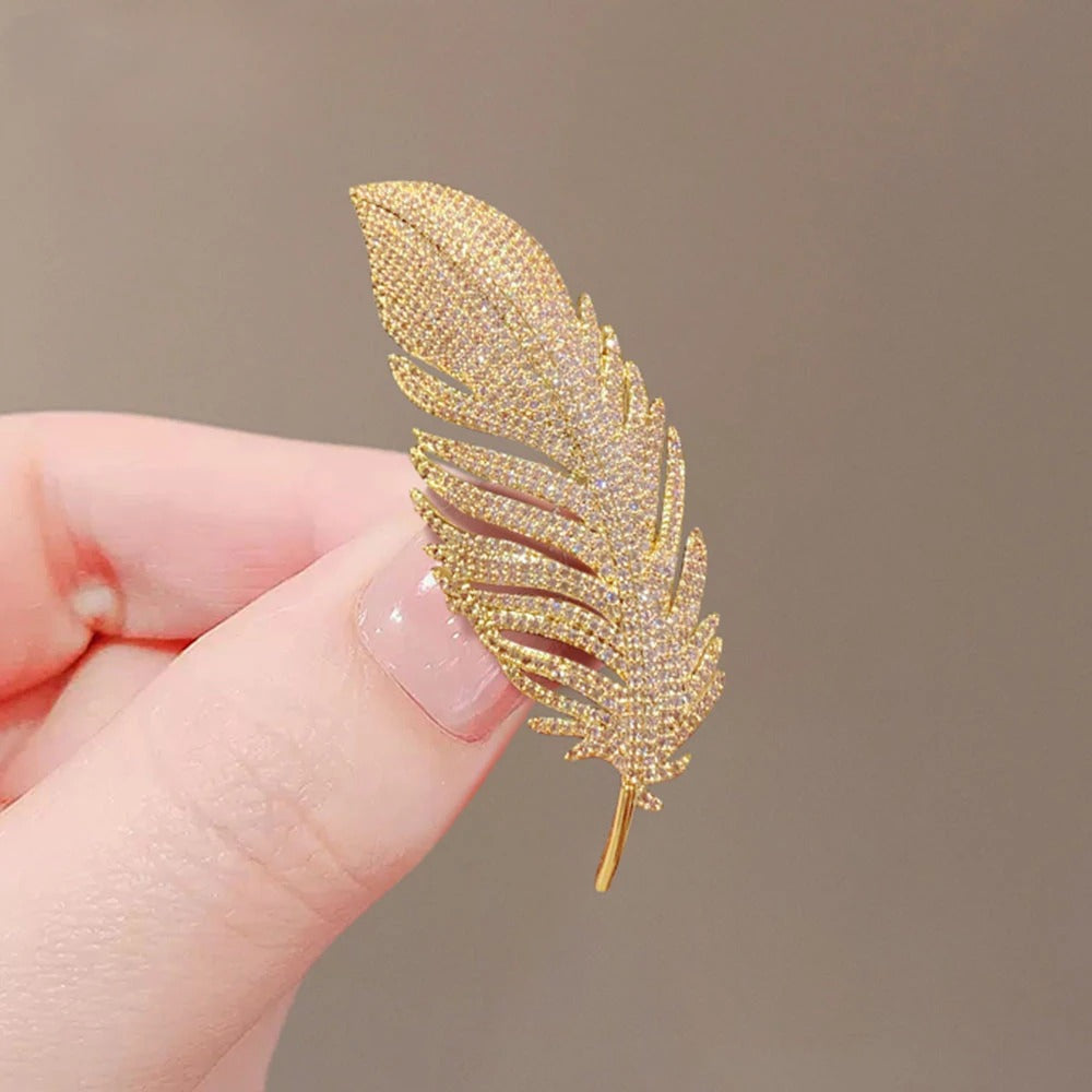 Elegant Emerald Crystal Butterfly Brooch - Premium Luxury Brooch Pin for Suits & Dresses